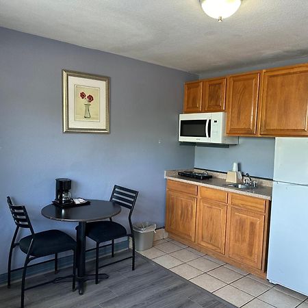 Americas Best Value Inn And Suites Groves Екстер'єр фото
