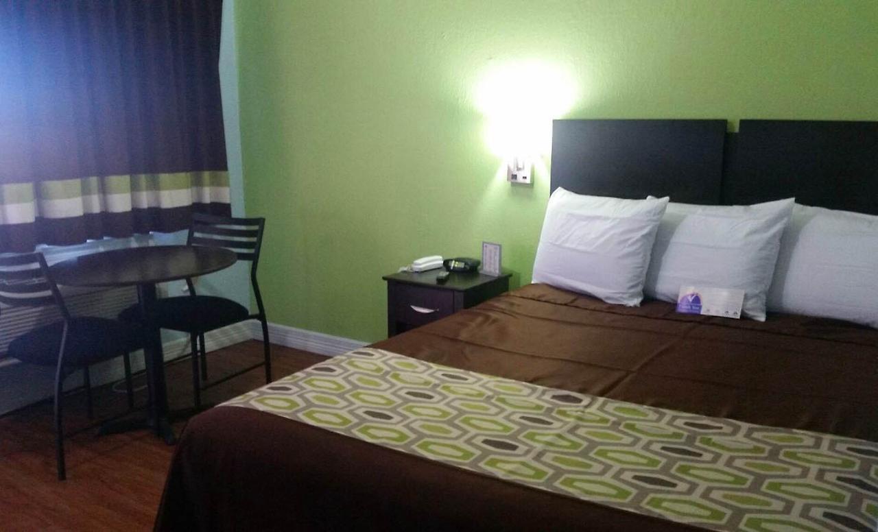 Americas Best Value Inn And Suites Groves Екстер'єр фото
