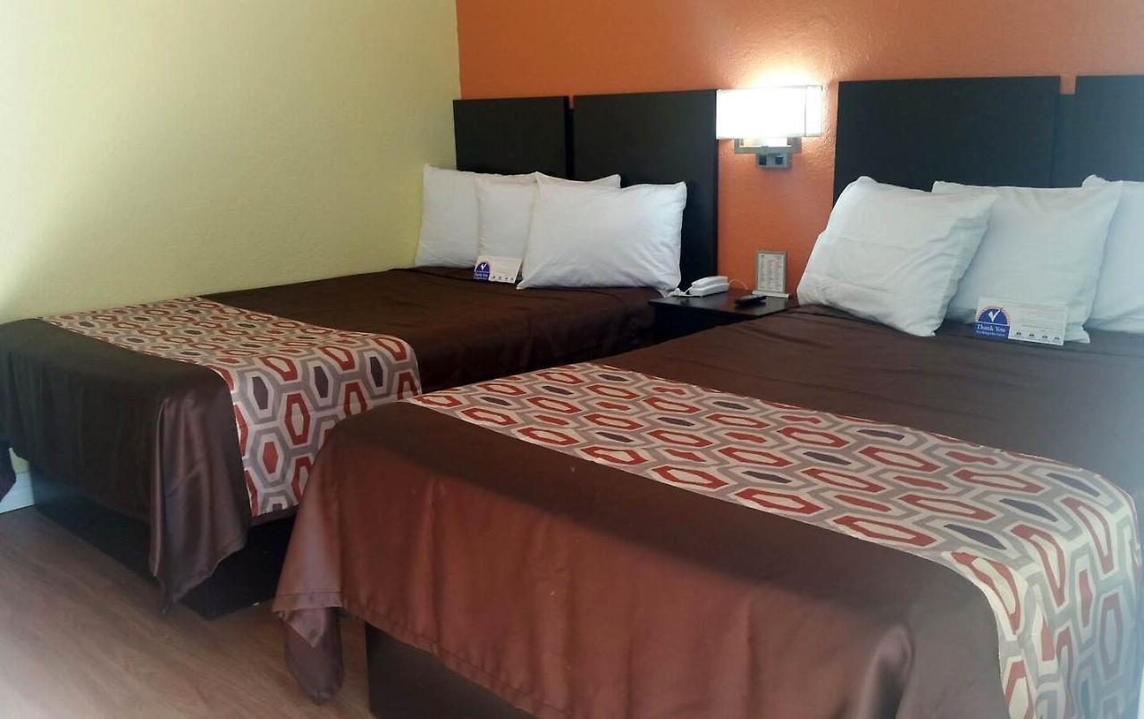 Americas Best Value Inn And Suites Groves Екстер'єр фото