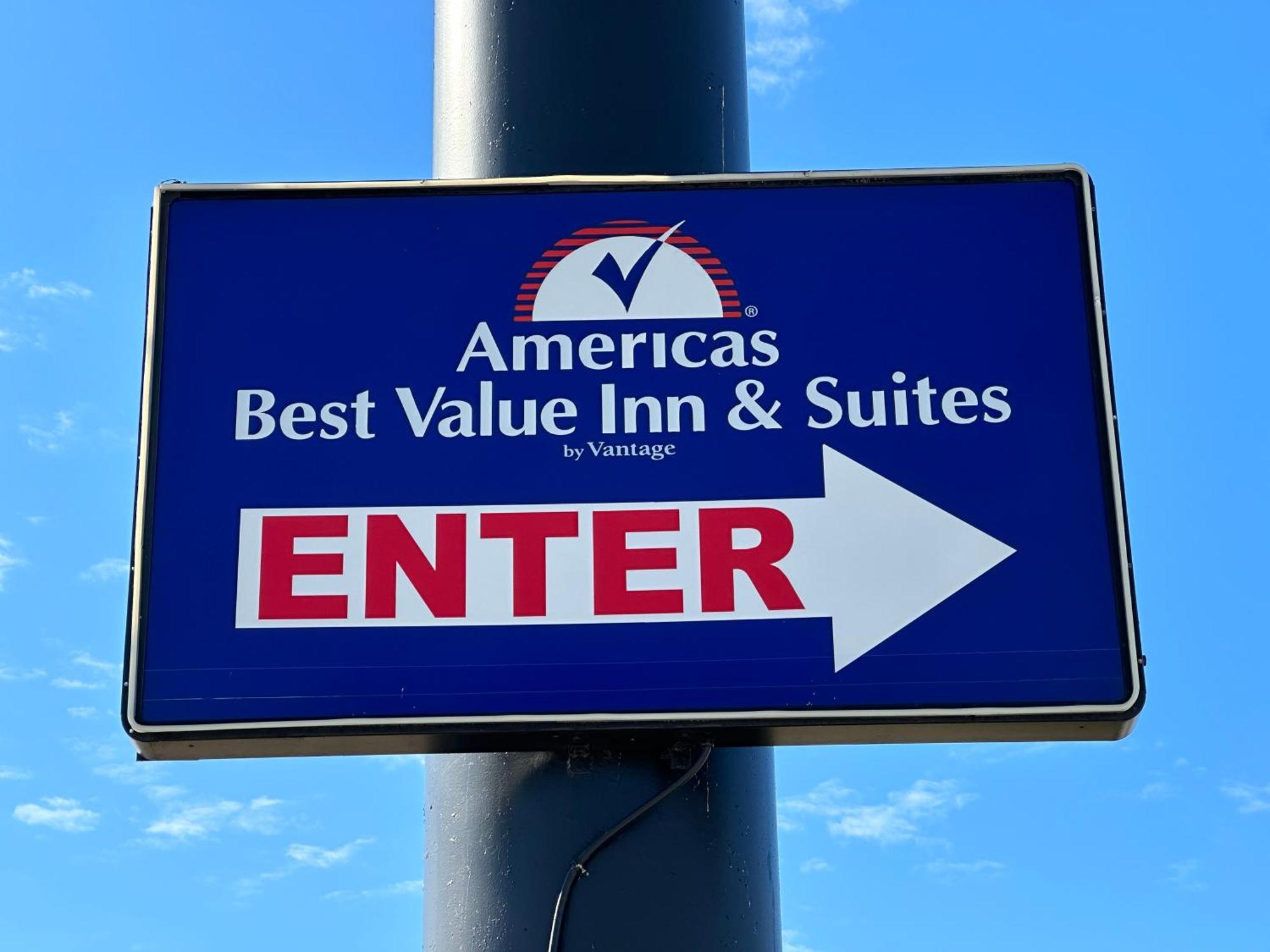 Americas Best Value Inn And Suites Groves Екстер'єр фото
