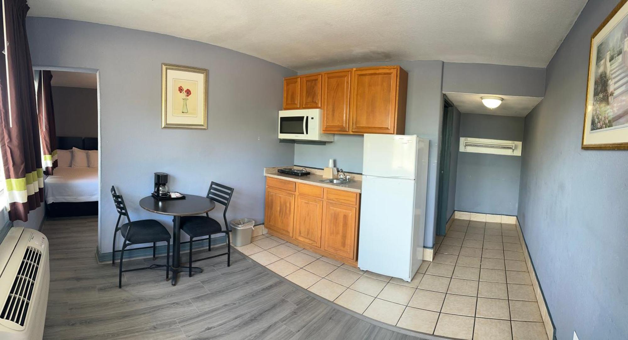 Americas Best Value Inn And Suites Groves Екстер'єр фото