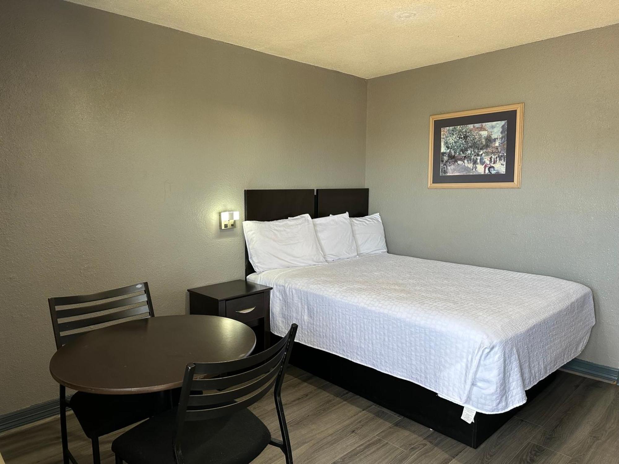 Americas Best Value Inn And Suites Groves Екстер'єр фото