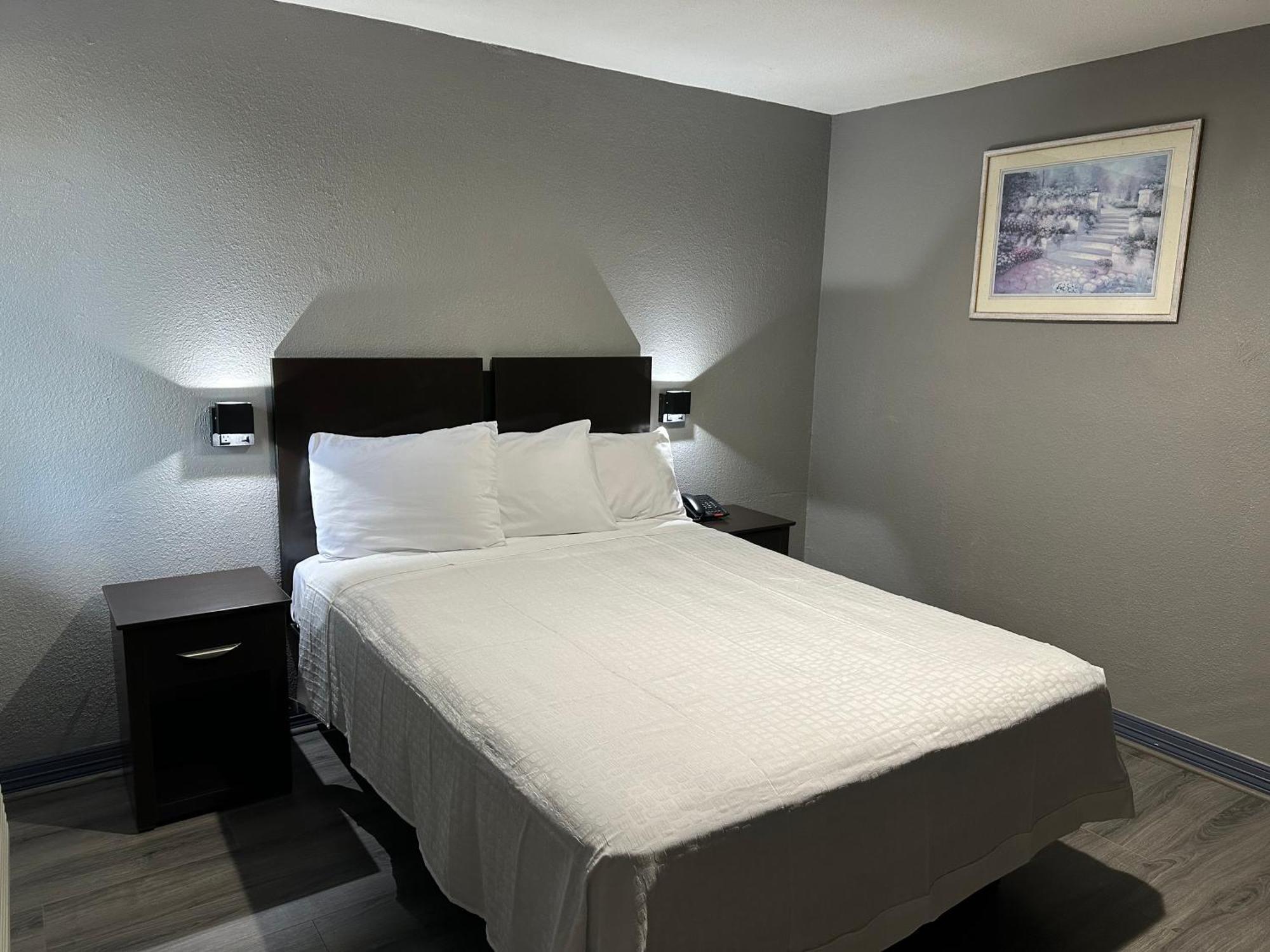 Americas Best Value Inn And Suites Groves Екстер'єр фото
