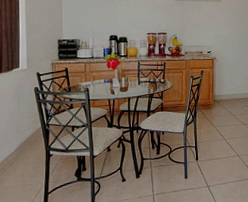 Americas Best Value Inn And Suites Groves Екстер'єр фото